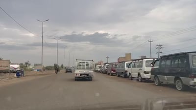 سائقو الباصات في بعقوبة: ننام ليلتين في “طابور” الكاز