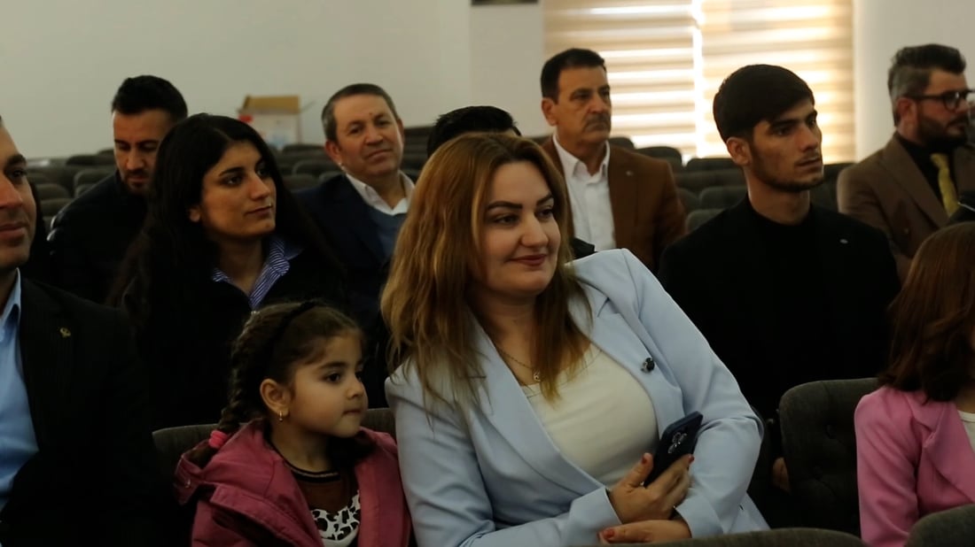 أقوال الحكماء الإيزيديين لن تبقى خلف الجدران.. توقيع كتاب ألف حكمة في سنجار