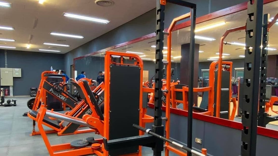 صور: مسبح ورياضة ومدربون في بسماية.. لا تذهبوا إلى بغداد ونحن نعمل 24 ساعة