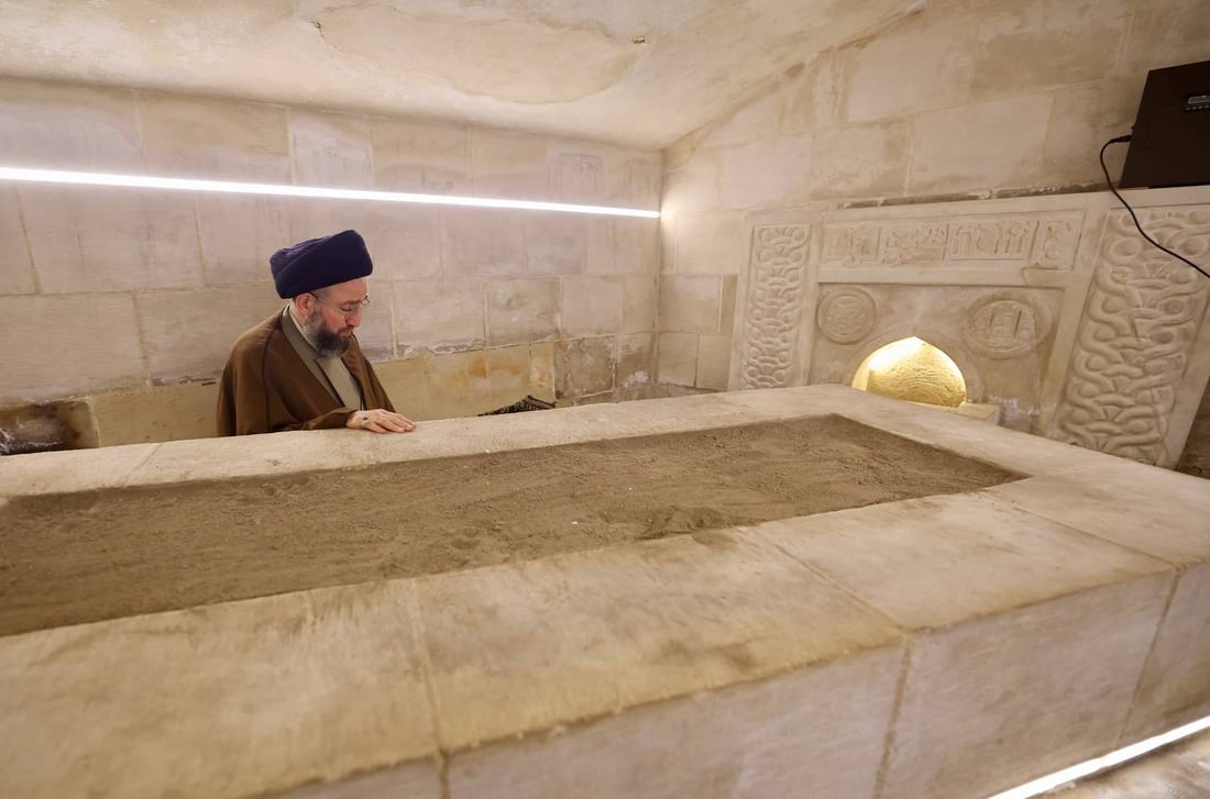 صور من زيارة عمار الحكيم لمسجدي الإمام الحسين والسيدة زينب في القاهرة