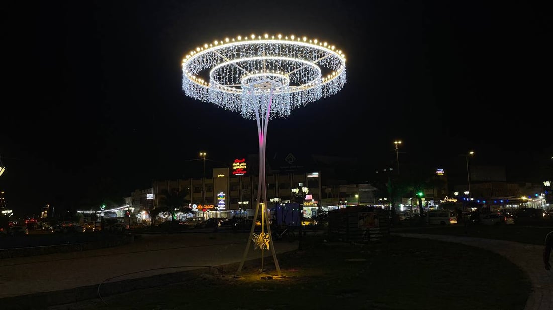 صور من مدينة الصدر: البلدية نصبت “مجسمات فريدة” لكن الإنارة لا تعمل!