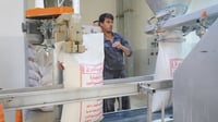 تلعفر ترفض الأكل إلا من سايلو تلعفر.. الحنطة الأخرى يصع...