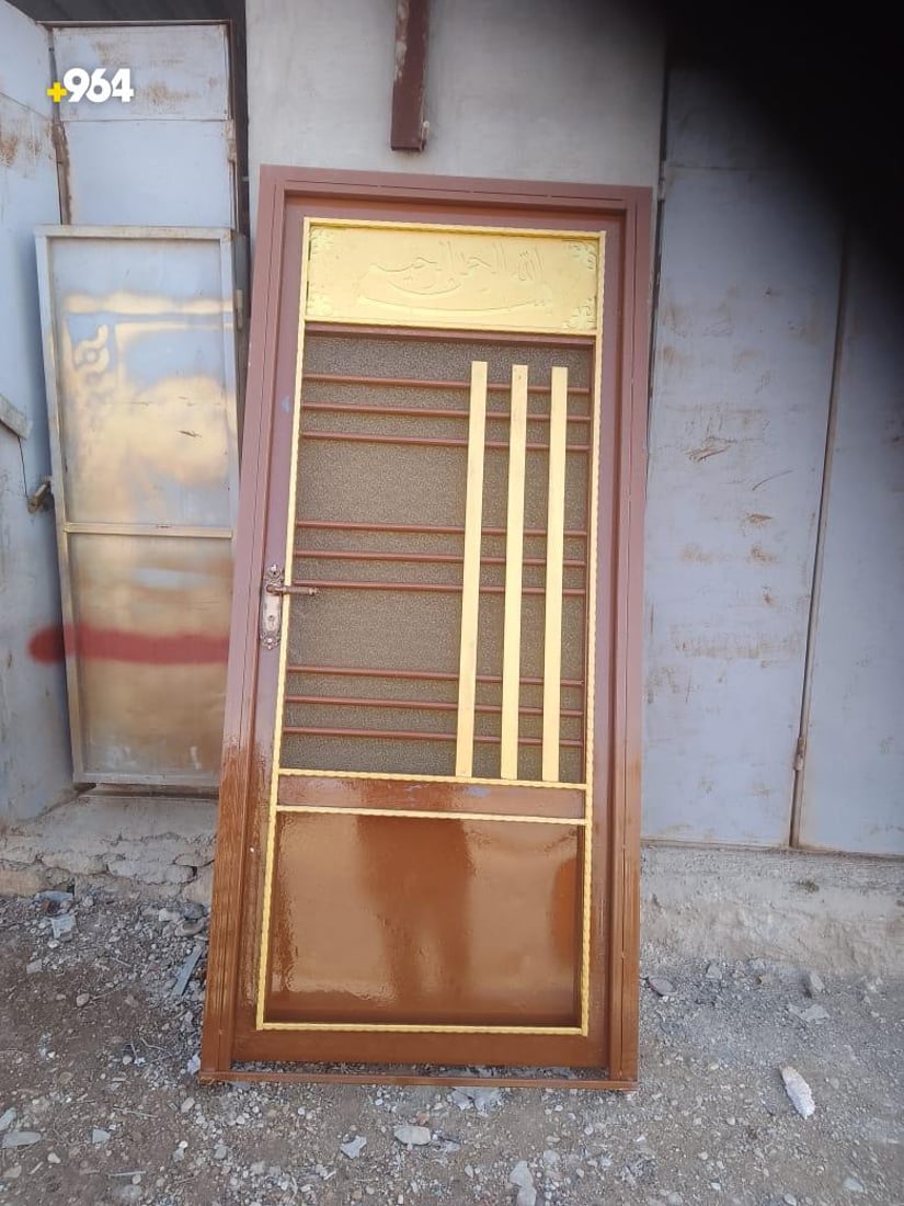 صور: “سعد” عاد إلى ربيعة بصنعة المناقل والسيوف وشهرته بلغت الخليج