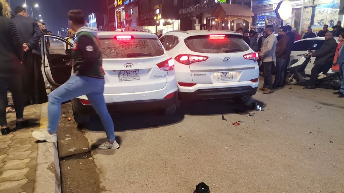 صور: سائق يتسبب باصطدام 3 سيارات في بعقوبة دون خدش في سيارته!