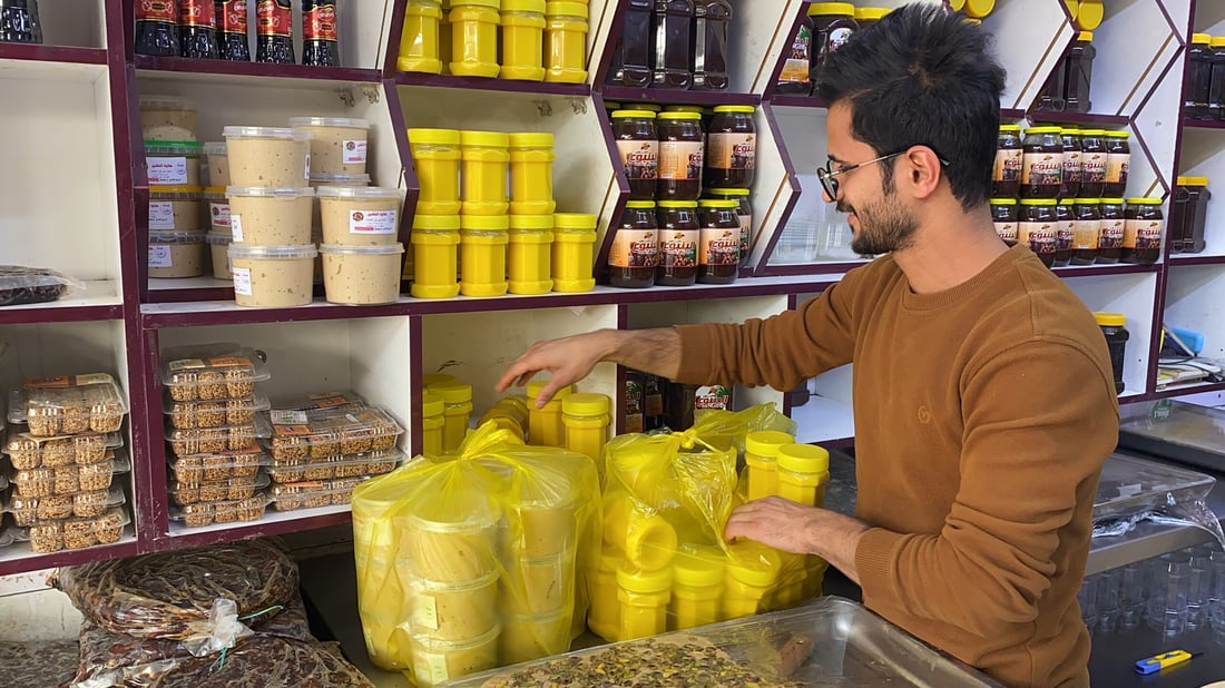 صور: برودة الأجواء وأكْلة “الشعث” تنعشان سوق “الدهن الحر” في الناصرية
