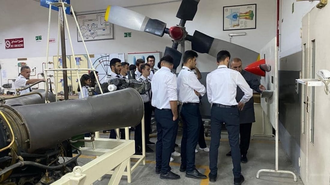 15 خوێندکارى کورد بڕوانامەى ئەندازیارى میکانیکى فڕۆکەیان وەرگرت