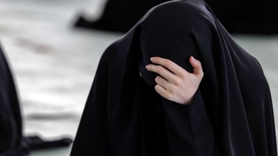 وفاة طفل بعد ربطه بحبل في نافذة المنزل بهدف تحفيزه على الدراسة في المثنى