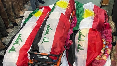 صور: وصول جثامين الخبراء الـ 3 إلى مسجد سامي گردي وسط أربيل