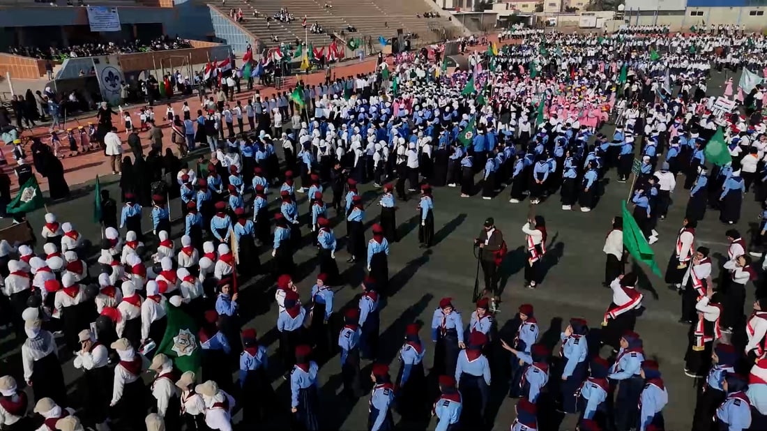 فيديو: كرنفال الكشافة في ملعب الجمهورية.. 200 مدرسة تحتفل بعيد الجيش في البصرة