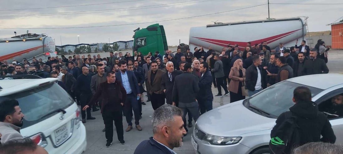 فيديو: مسيرة المعلمين المحتجين توقفت في سيطرات كركوك وقوة ستفض الاعتصام الآن