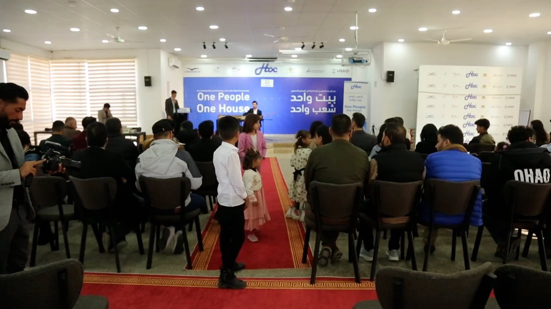 أقوال الحكماء الإيزيديين لن تبقى خلف الجدران.. توقيع كتاب ألف حكمة في سنجار