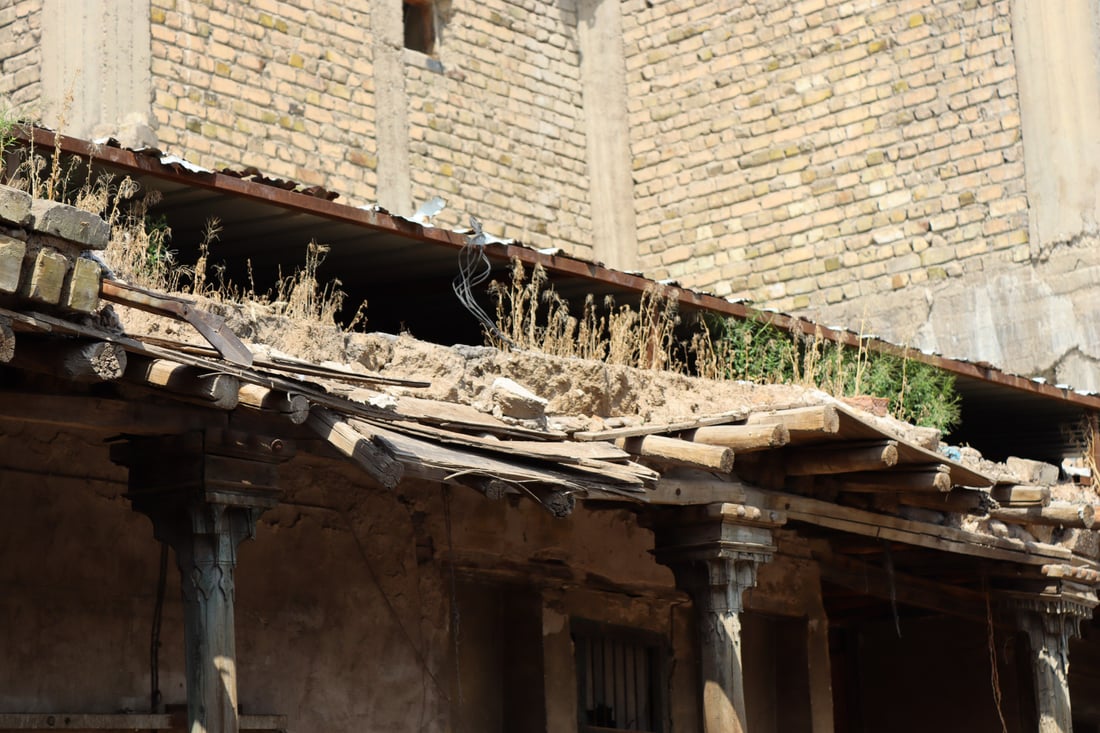 فيديو من “خان المدامغة” في الكاظمية: آخر شاهد على العهد العثماني تحوّل إلى “گراج”