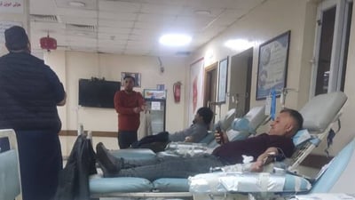 شباب كركوك يهبون إلى مستشفى آزادي لإنقاذ جرحى الحشد