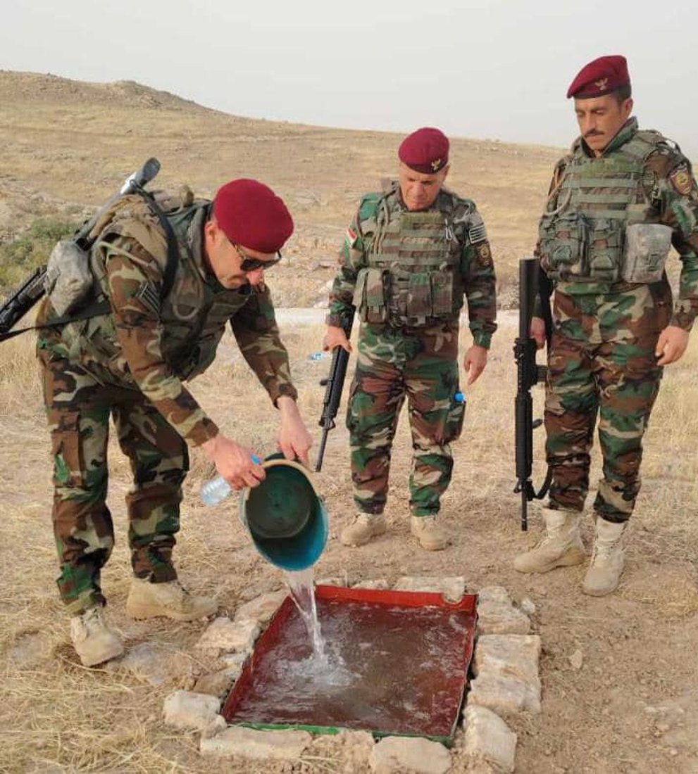 چه‌ند پێشمەرگەیه‌ك چاڵاو بۆ باڵنده ‌و ئاژه‌ڵه‌ كێوییه‌كان ئاماده‌ ده‌كه‌ن