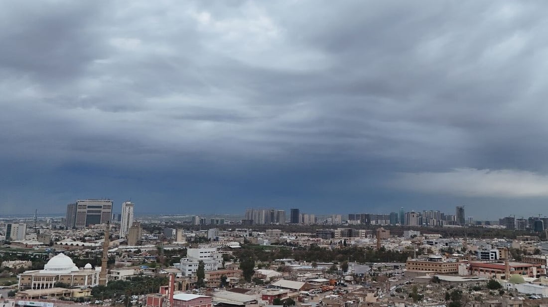سحب ركام ذات نمو رأسي كبير ورياح هابطة.. توقعات الطقس غداً من صادق عطية