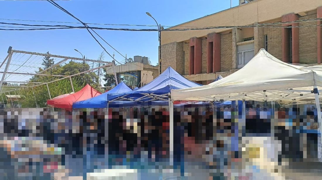 بەڕێوەبەرایەتی رۆشنبیری و هونەری راپەڕین سێبه‌رى  بۆ خانه‌نشینانى به‌رده‌م بانكه‌كان دروست كرد