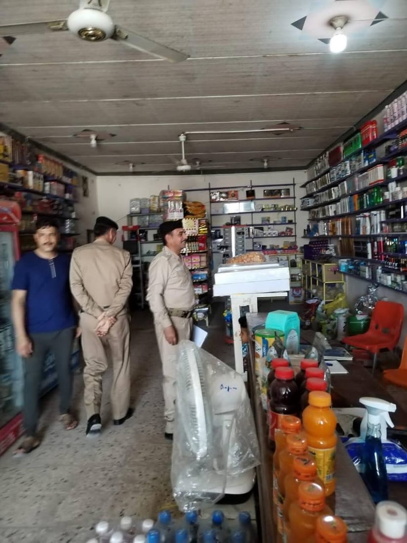 “ممنوع بيع الصچم والطلق”.. شرطة واسط توقع أصحاب المحلات على تعهدات قبل العيد