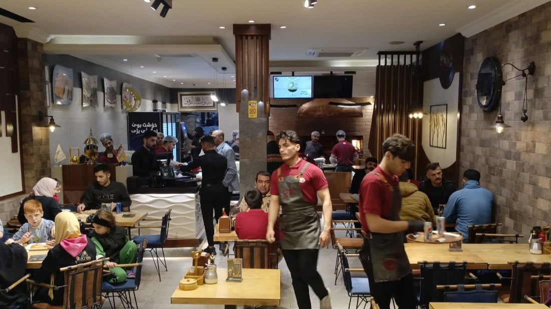 صور: “سنونو” كركوك مفتوح في رمضان لأول مرة.. يقدم طبقه الشهير على السحور