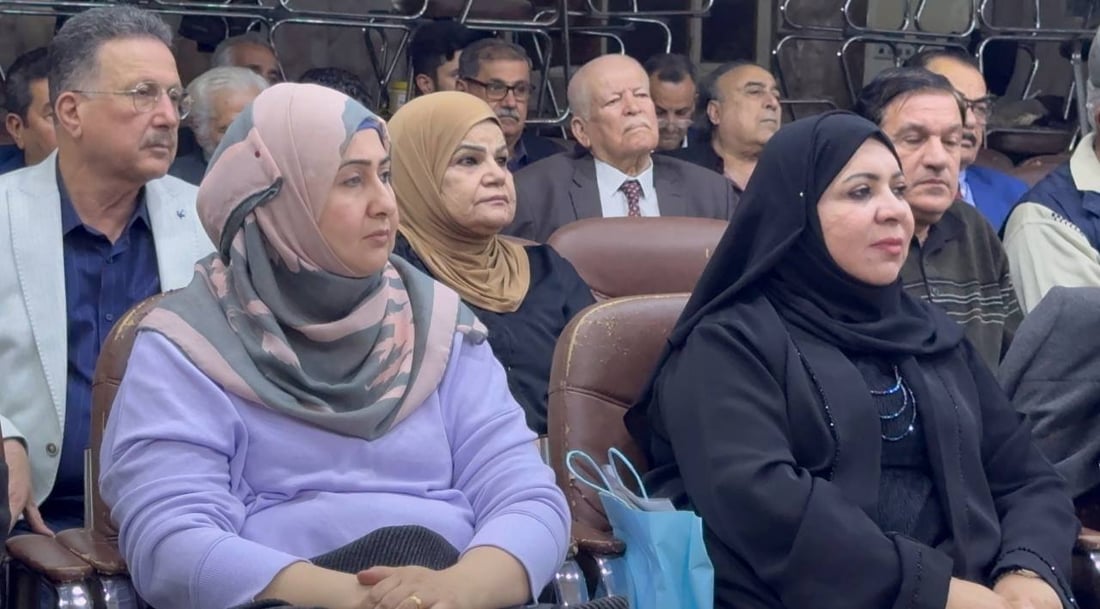 ليلة بصرية شيوعية.. ناهدة جابر جمعت الرفاق في جيكور وحدثتهم عن “العيش على الصراط”