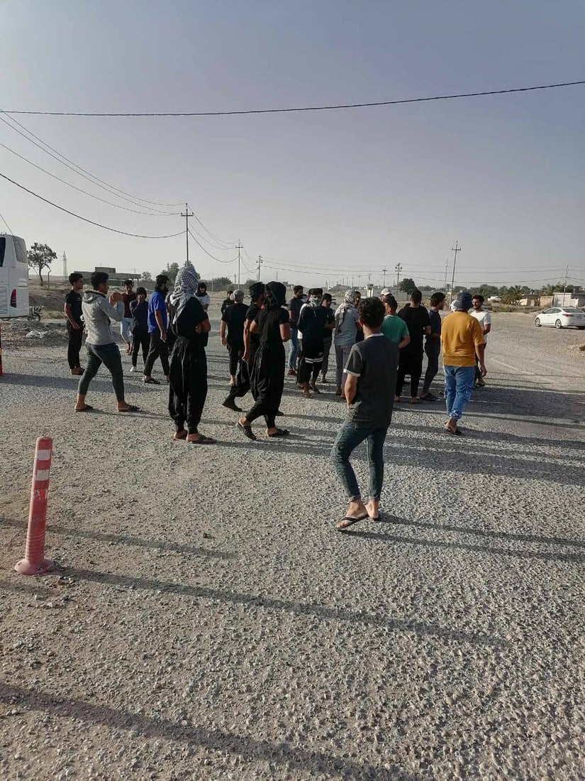 وقعوا على “عدم التظاهر مجدداً”.. شرطة واسط تخلي متظاهري حقل بدرة النفطي (صور)
