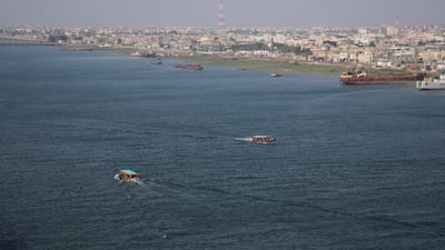 حال البحر: موج معتدل ورياح شمالية شرقية على شواطئ العراق في البصرة غداً الخميس