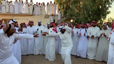أضخم عرس.. سعوديون عبروا خارطة العراق وآلاف البدو رقصوا في مضارب شمّر