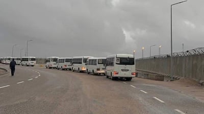 خبراء أجانب يغادرون مصفى الشعيبة العراقي عبر الأردن