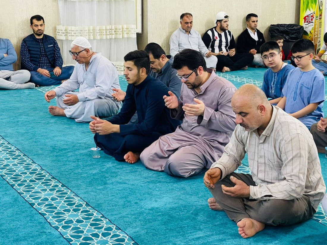 شاهد ليلة القدر في كركوك.. “تراويح وتسابيح” وأطباق متنوعة في جامع ابن الوليد