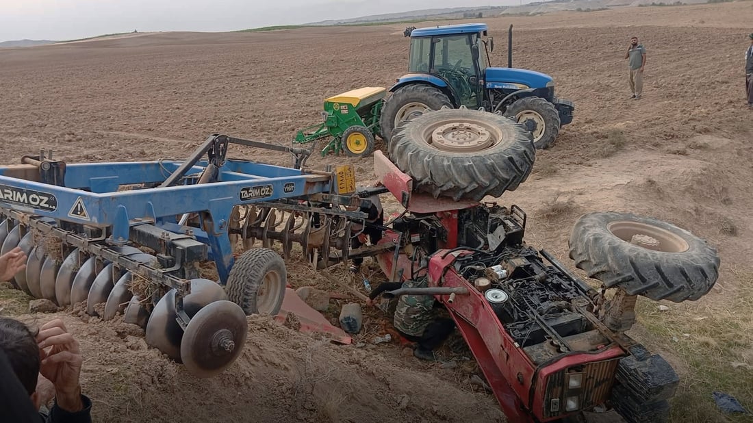 تراکتۆرێک وەرگەڕا و شۆفێرەکەی گیانی لەدەستدا