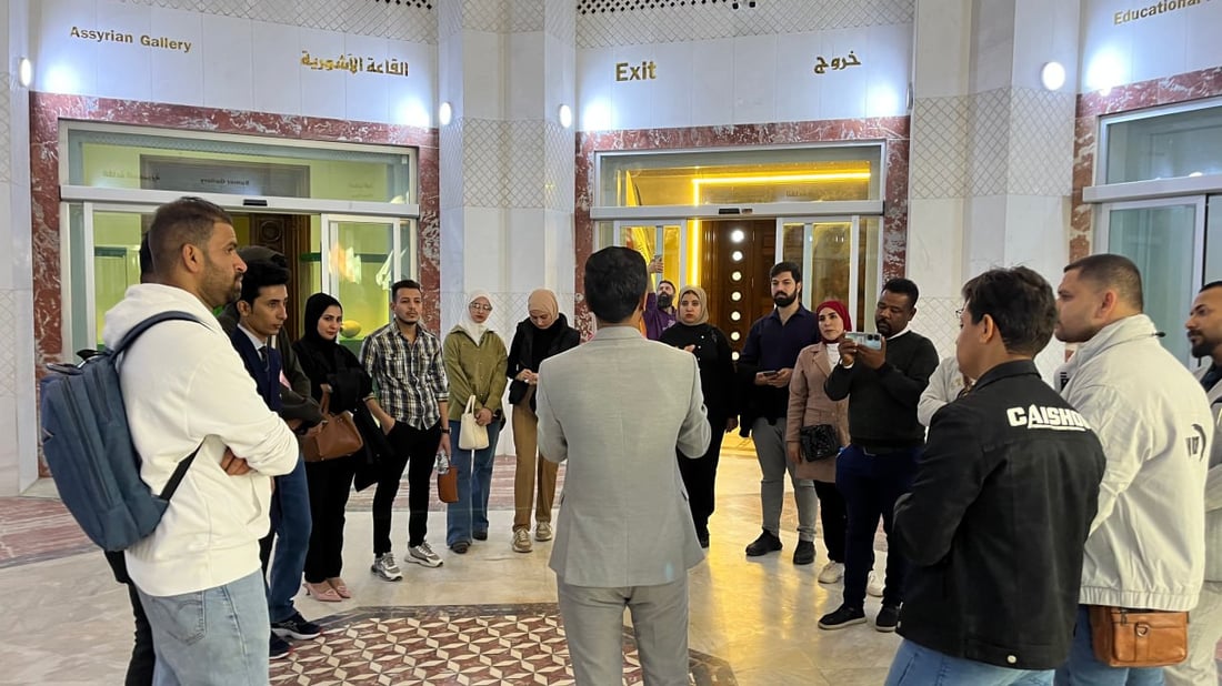 صور: فتيات البصرة ينافسن الرجال في “الإرشاد السياحي” وفريق تدريب خاص من الموصل