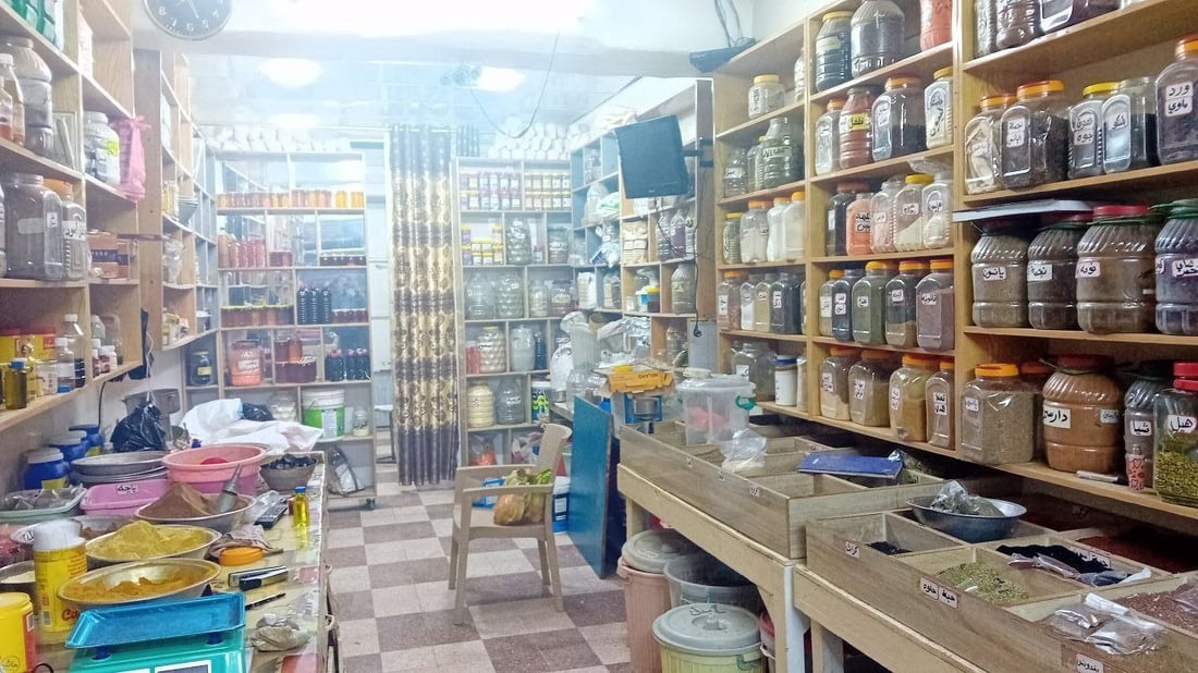 إصرار لدى سيدات القائم على إتقان المندي.. والتوابل دائماً من سوريا القريبة