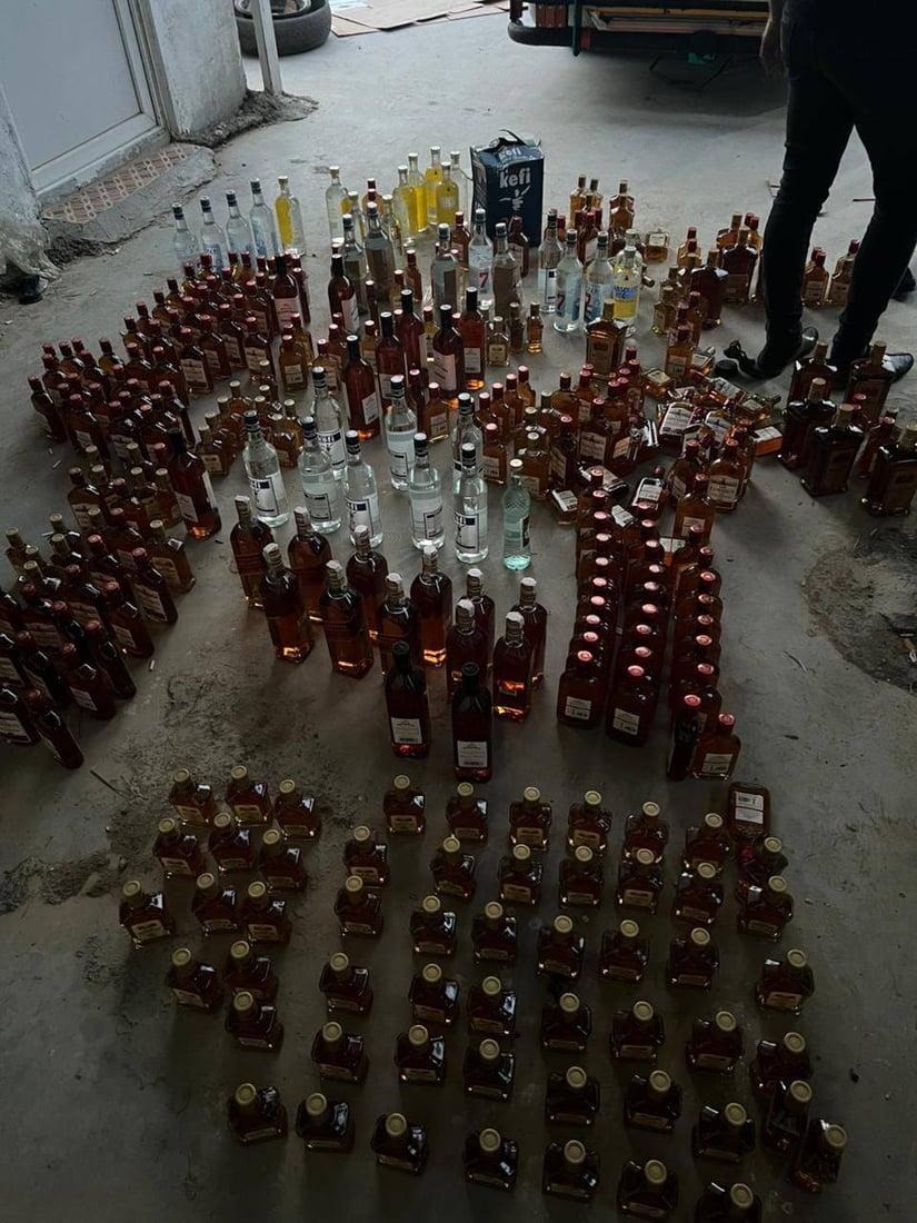 صور: ضبط أعداد كبيرة من المشروبات الكحولية المهربة في صلاح الدين