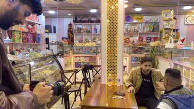 شباب هيت ينتظرون دعمكم.. تحضيرات لإطلاق برنامج تمثيلي على صفحة “كوخ وطن” (صور)