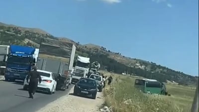 پێكدادانی تڕێلەیەك و پاسێكی گەشتیاری چوار برینداری لێكەوتەوە