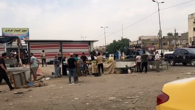 فيديو: “لماذا تهرولون وراءنا؟”.. الشرطة تحمي شفلات البلدية أثناء رفع بسطات البياع