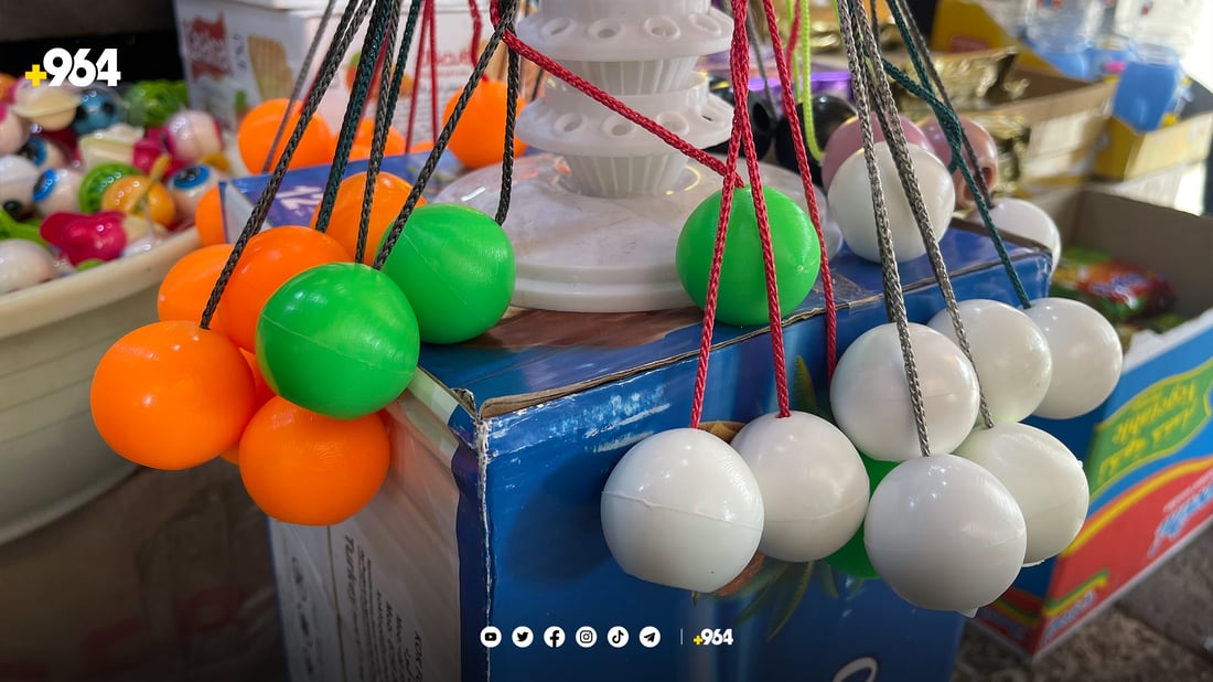 شەقشەقە ئاوازە ناخۆشەکەی ناو ماڵ بە دەست گەورە و بچووکەوەیە