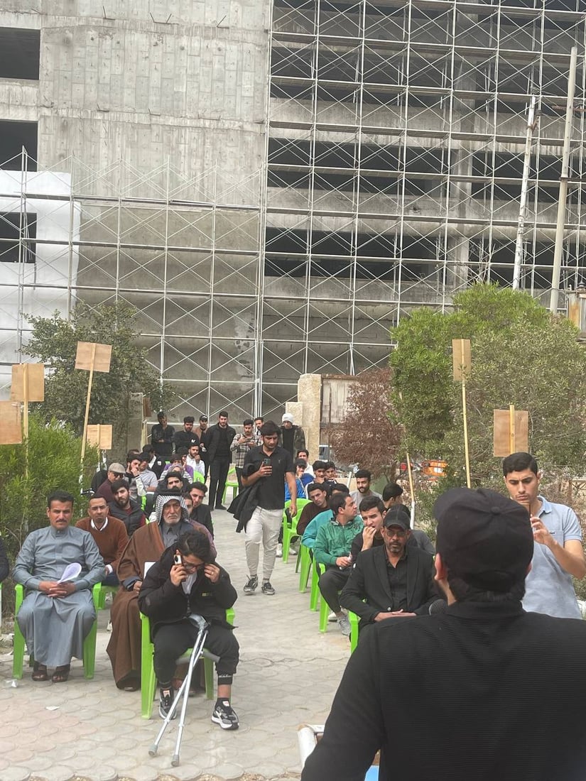 صور: كربلاء تحتج ضد هدم منتدى شباب الوحدة في حي الحسين وتطلب تدخل السوداني