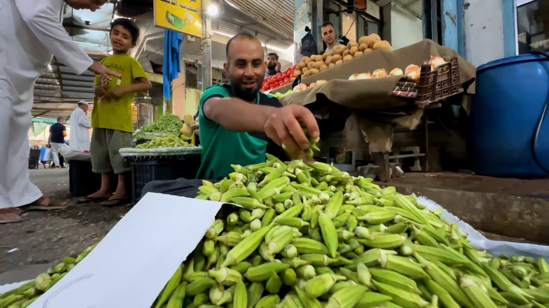 Farmers in Hit supply dawn-harvested crops to local markets