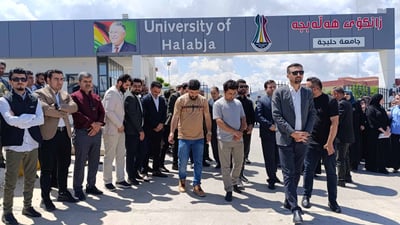 بەشێک لەخوێندکاران و مامۆستایانی زانکۆی هەڵەبجە گردبوونەوە