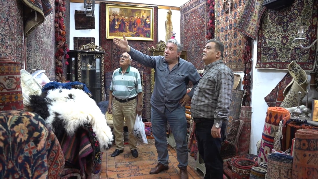 In Mosul’s Saray Market, buyers drawn by rugs woven with history