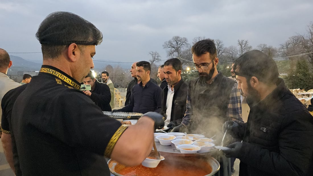 له‌ ناحیه‌ی سیته‌ک به‌یه‌كه‌وه‌ به‌ربانگیان كرده‌وه‌