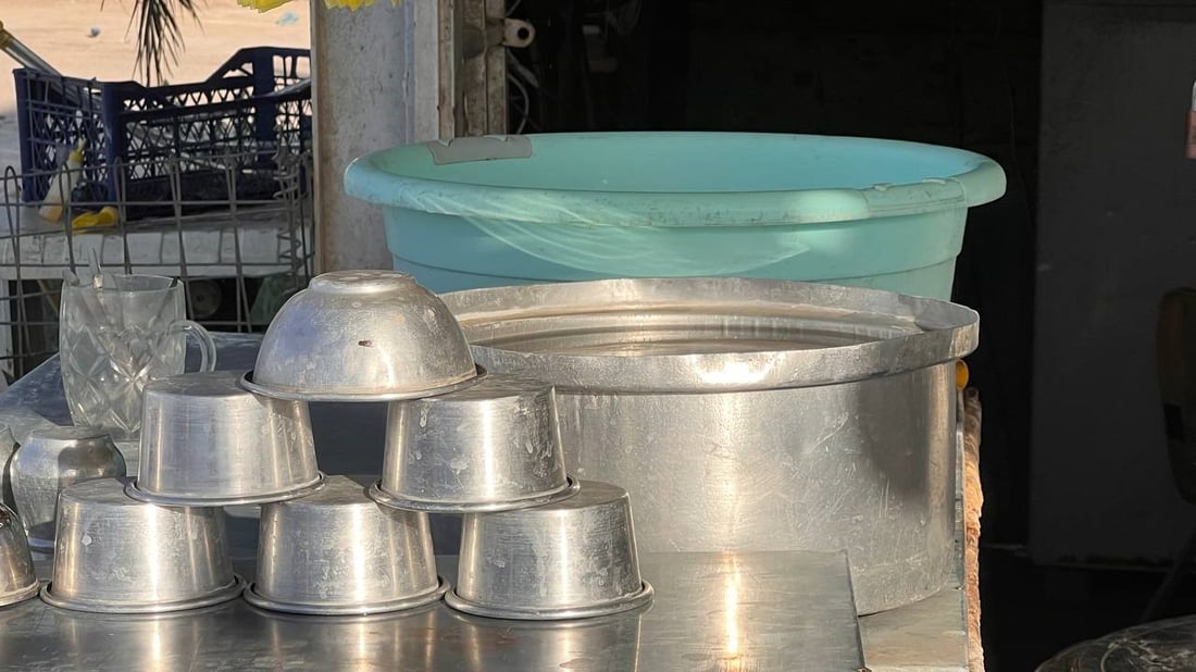 طازجة من مزارع جبور ودليم والبو عيثة.. ألبان الدورة مع التمر “لا تُقاوَم” (صور)