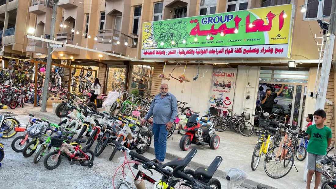 اختفى أطفال بغداد.. ملاحظة من بائع بايسكلات شهير عن أثر “الآيباد”