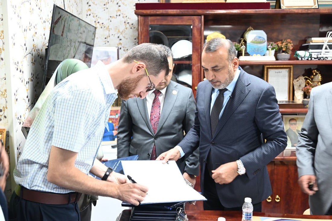 صور: وزير العمل يعلن توزيع أول وجبة من الشقق السكنية في مجمع دار السلام