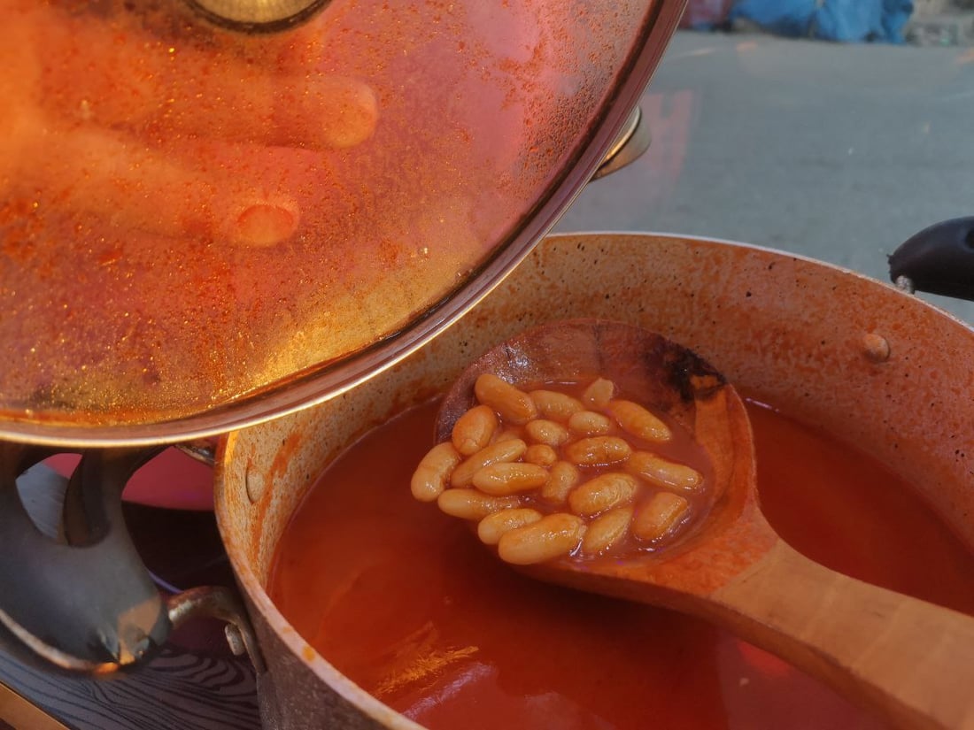 أطباق شعبية بنكهة “المطاعم الكبرى” في سوق الدبس.. برياني وسلطة بـ 1000 دينار