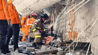 ژمارەى گیانلەدەستدان لە رووخانى قوتابخانەکەى ئیندۆنیزیا بۆ 54 کەس بەرز بووەوە