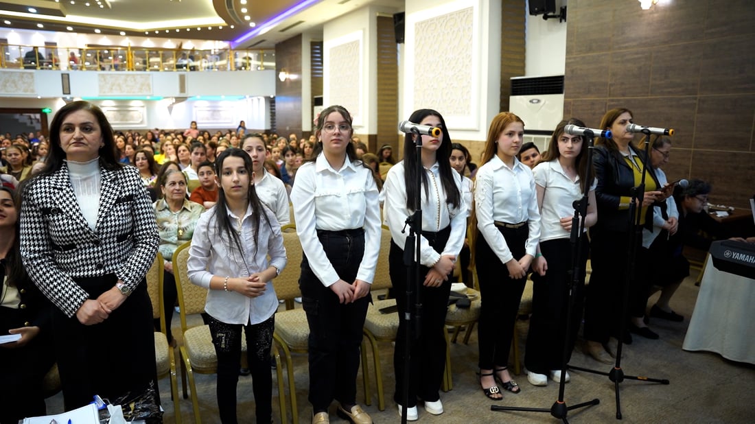 فيديو: الربيع خصوبة وأمهات ومئات النساء في كنيسة برطلة