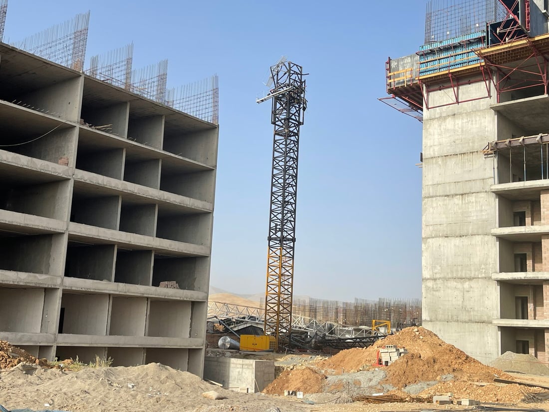 فيديو من موقع سقوط رافعة السليمانية.. وتفاصيل جديدة من الشركة