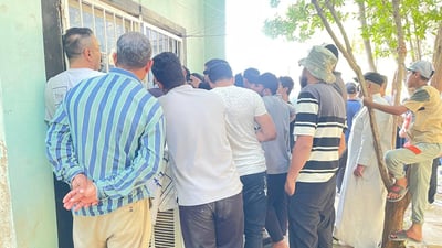توزيع أكثر من 5000 بطاقة انتخابية عبر 42 مدرسة في حسينية الراشدية (صور)