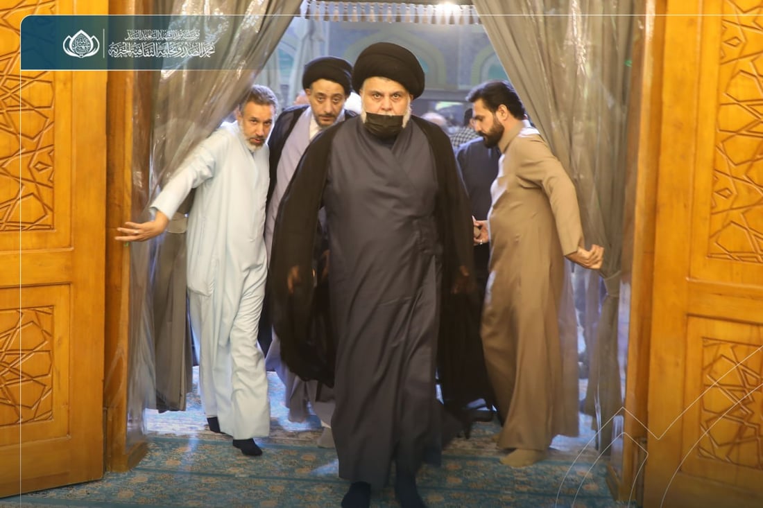 صور: الصدر يزور مرقد والده بالتزامن مع انتهاء التصويت في الانتخابات